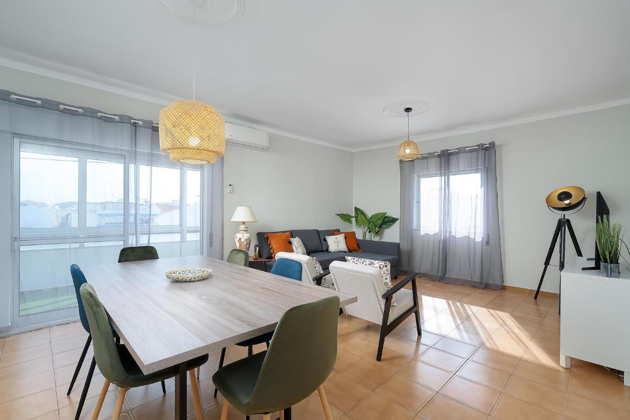 Tranquil View Apartment By Lovelystay กัวเตย์รา ภายนอก รูปภาพ